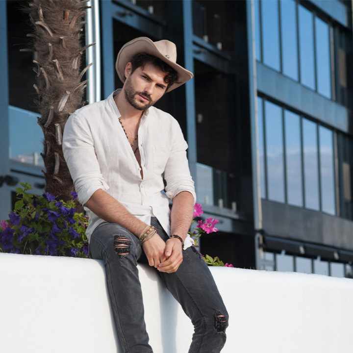 Dress to Impress: A Guide to Creating Stylish Outfit Color Palettes