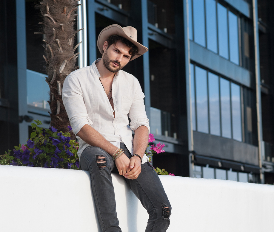 Dress to Impress: A Guide to Creating Stylish Outfit Color Palettes